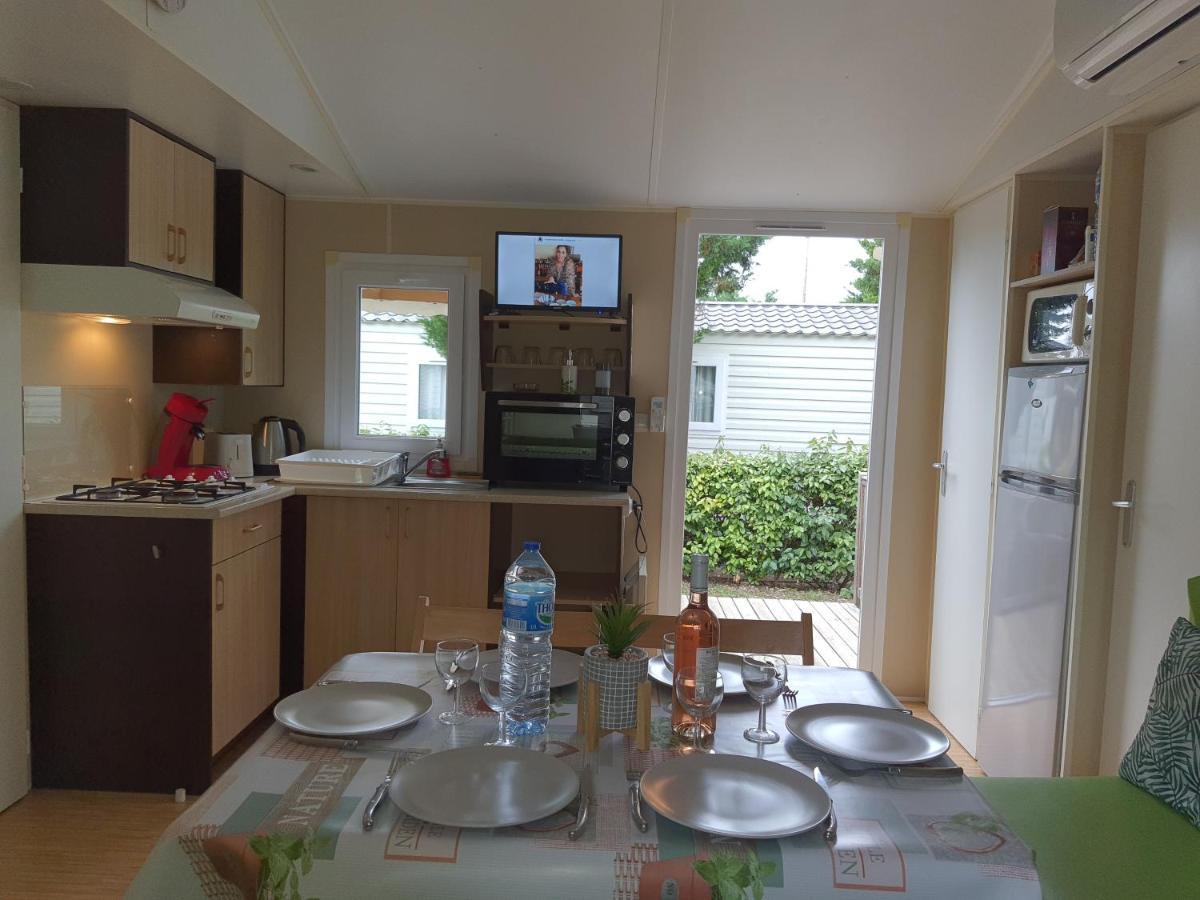 Mobilhome Climatise 3 Chambres วิค-ลา-การ์ดิโอล ภายนอก รูปภาพ